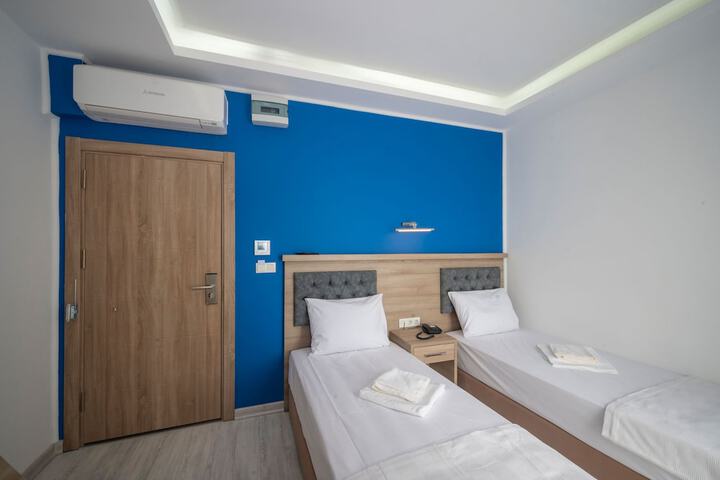Room 10 of 22