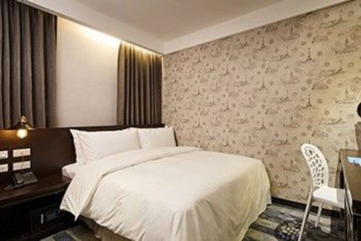 Room 17 of 31