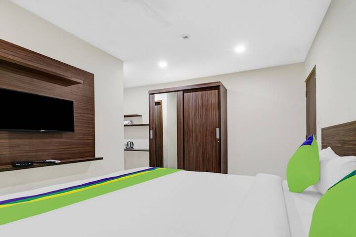 Room 17 of 30