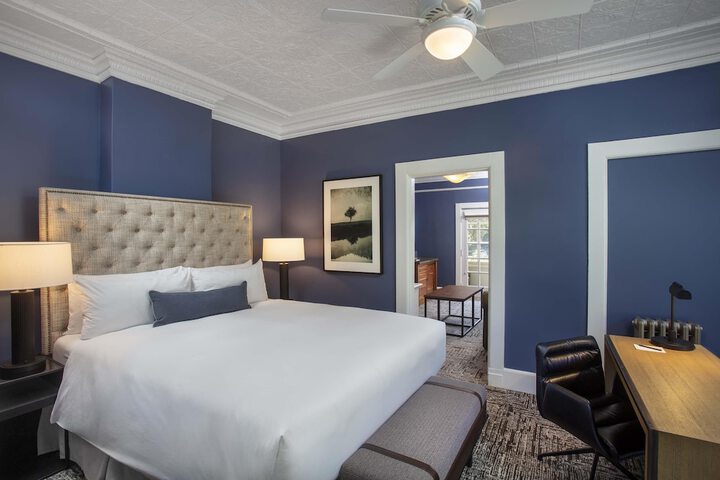 Room 52 of 140