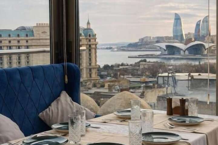 Dining 20 of 25