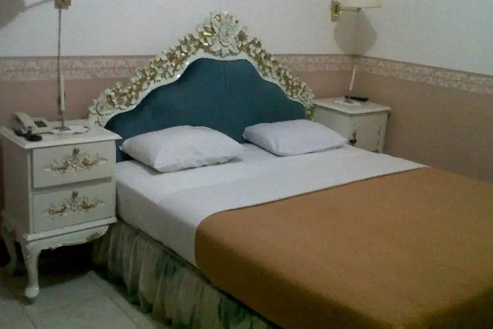 Room 4 of 4