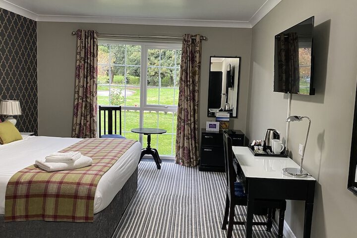 Room 44 of 103