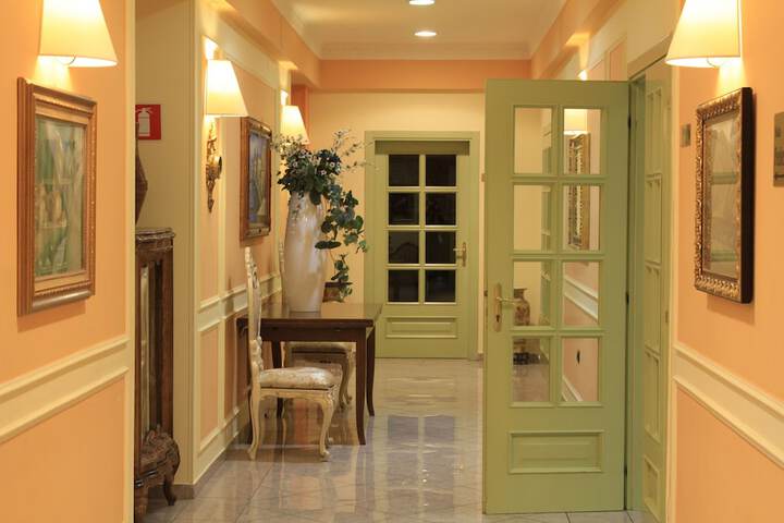 Ballroom/Hall 70 of 133