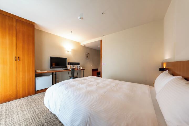 Room 103 of 203