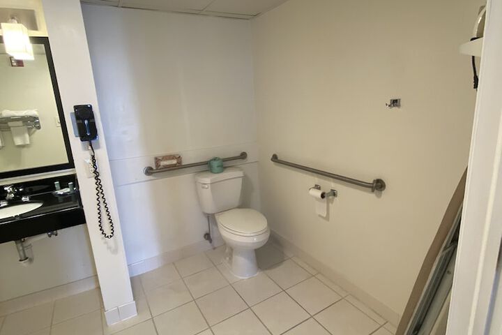 Room 17 of 26