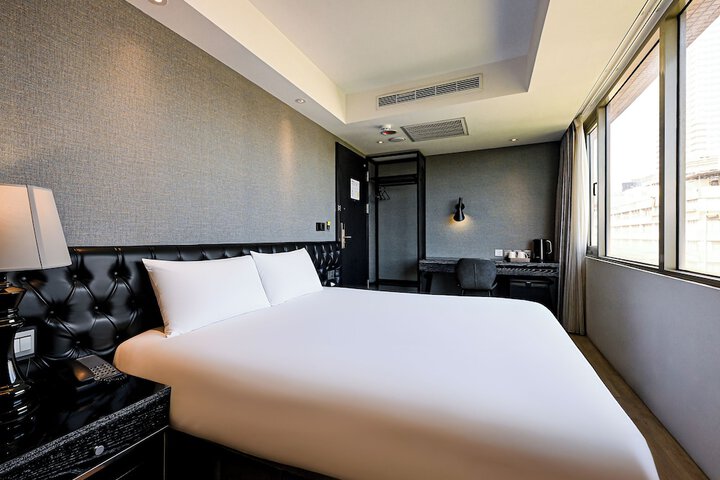 Room 73 of 146