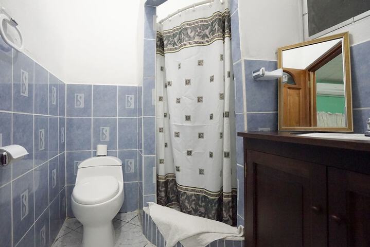Room 9 of 11