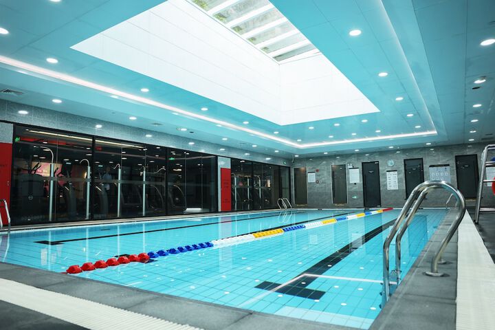 Pool Hotel