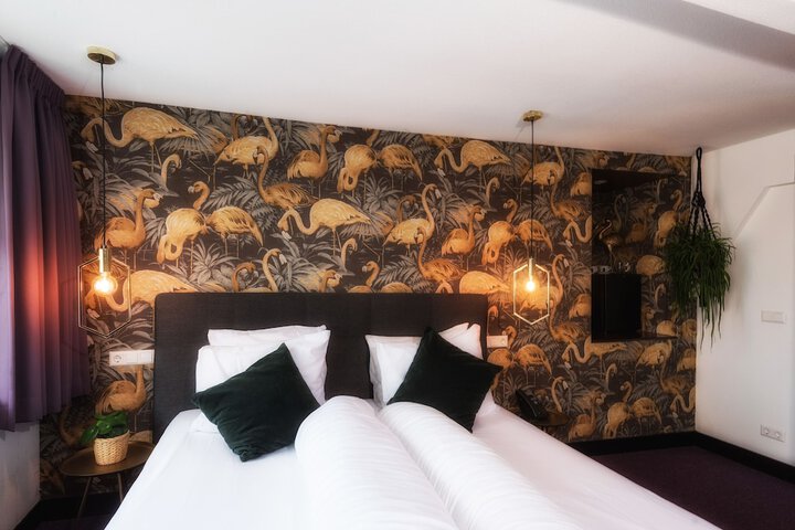 Room 4 of 38