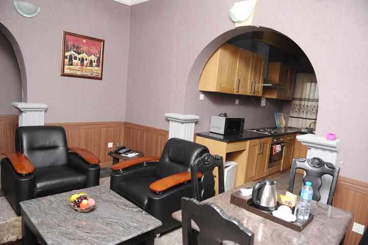Room 14 of 30