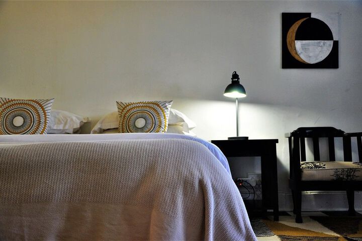 Room 16 of 100