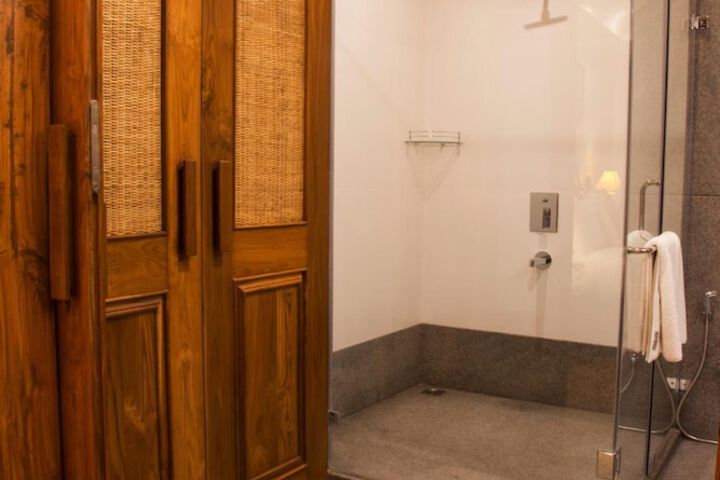 Room 23 of 40