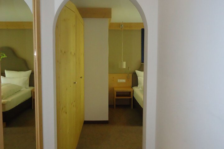 Room 15 of 139