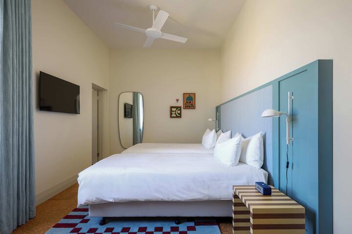 Room 8 of 13