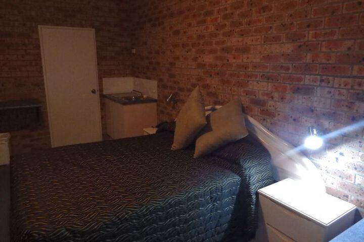 Room 13 of 43