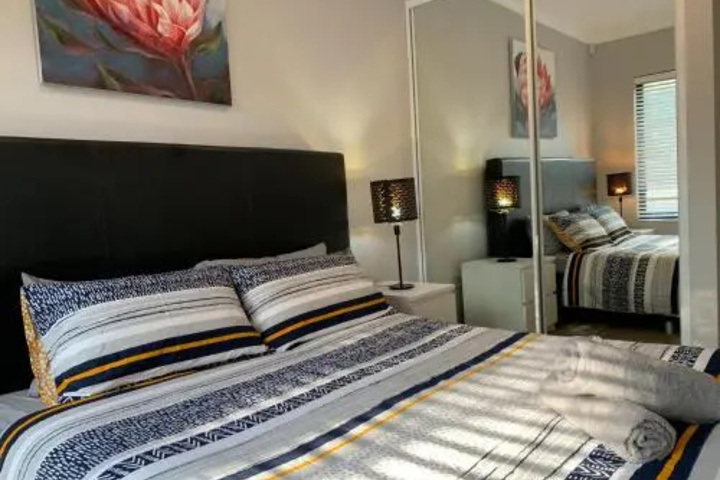 Room 6 of 24