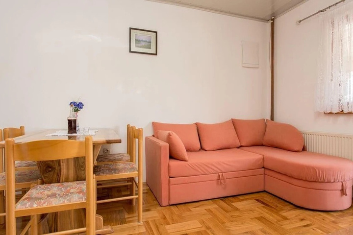 Room 3 of 11