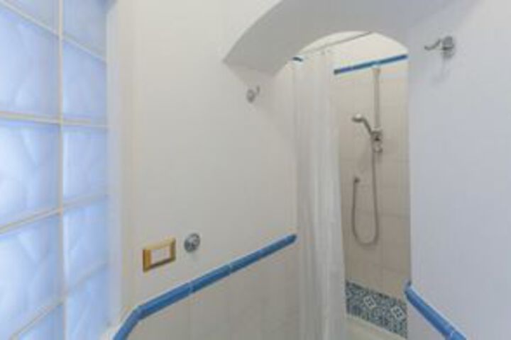 Room 3 of 18