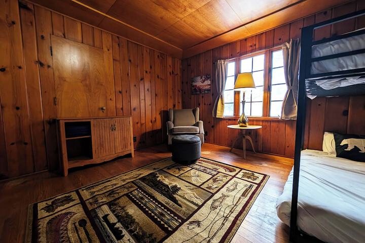 Room 165 of 447
