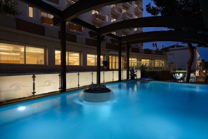 Pool 59 of 84