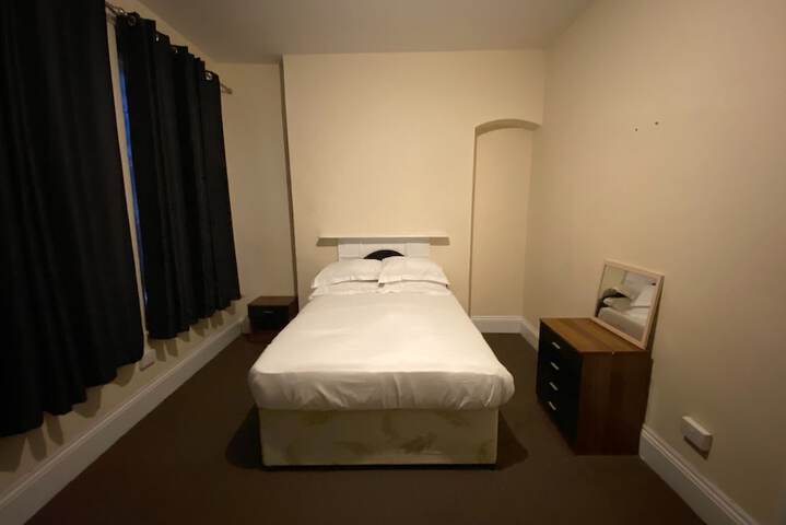 Room 13 of 18