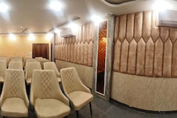Ballroom/Hall 34 of 48