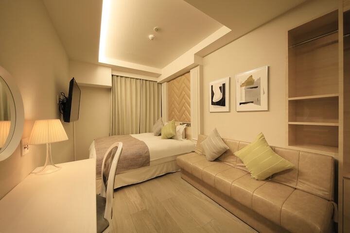 Room 18 of 125