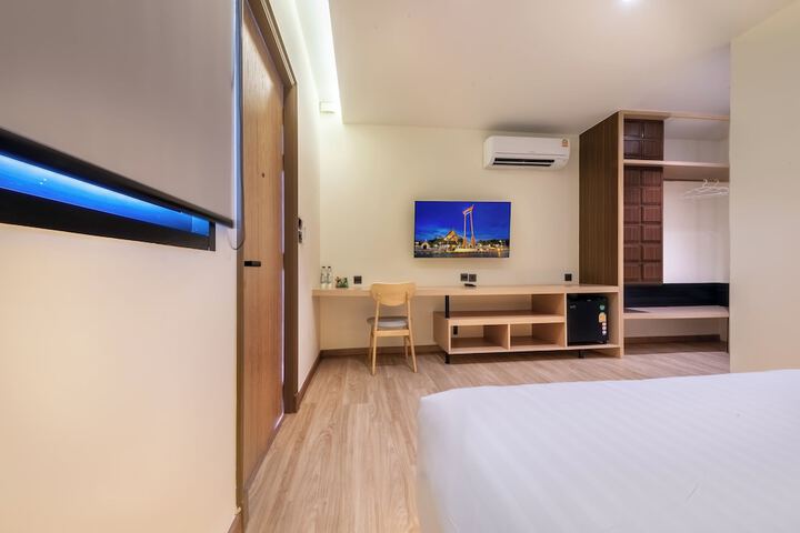Room 58 of 90