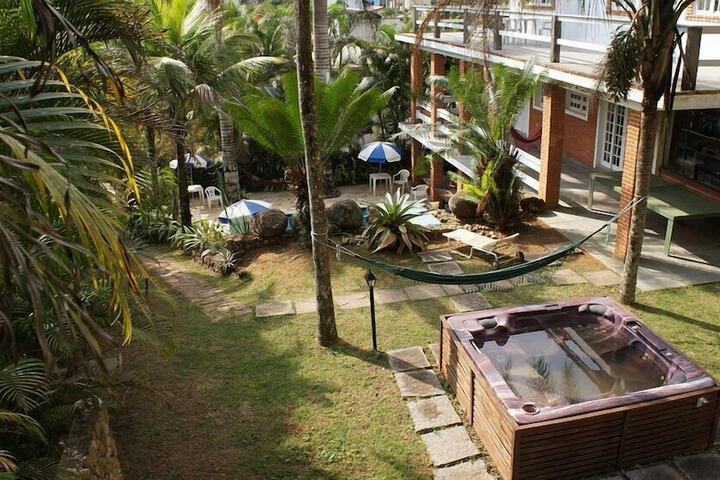 Cocanha Beach Pousadas in Caraguatatuba
