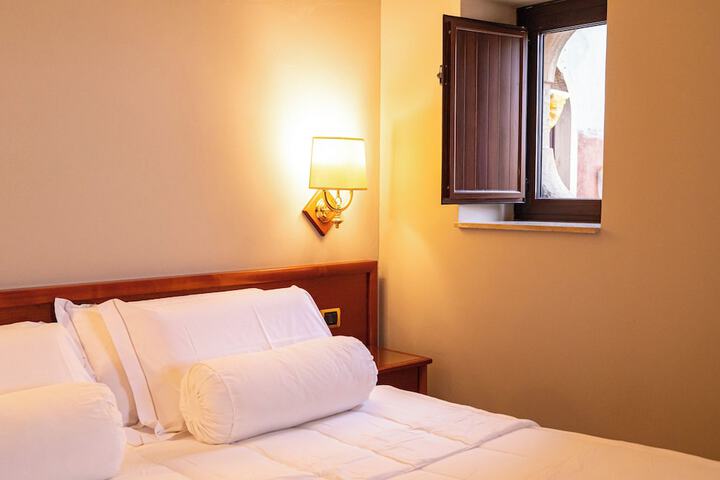 Room 2 of 54