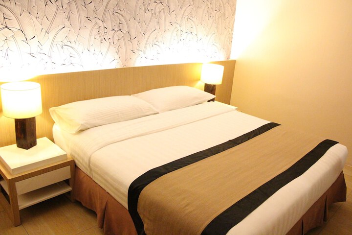 Room 12 of 97