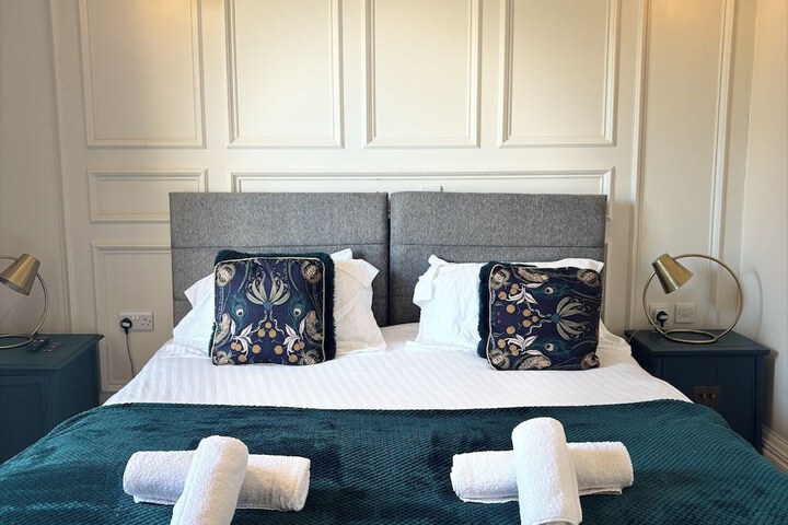 Exterior of No. 1 High Street - Boutique Rooms