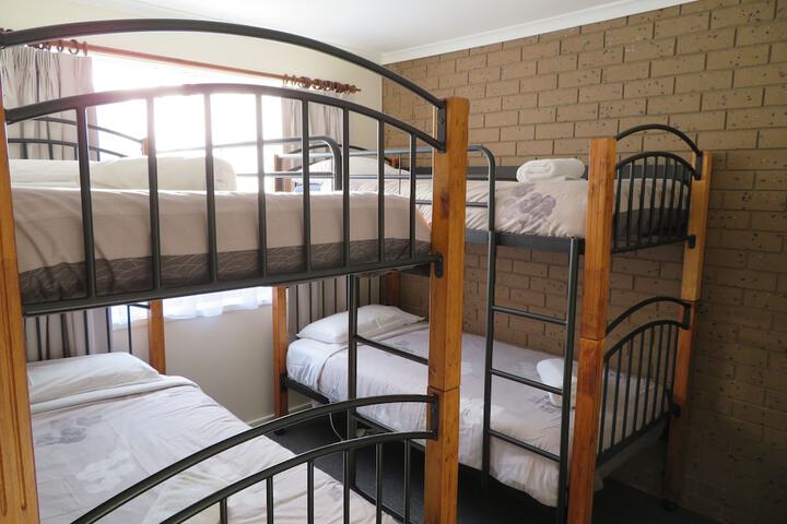 Room 15 of 116