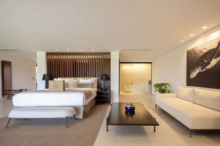 Room 46 of 210