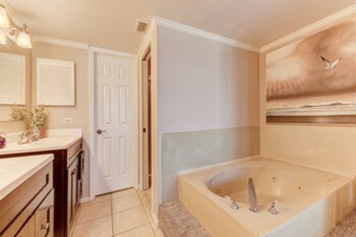 Room 43 of 225