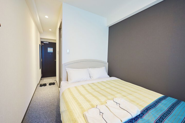 Room 7 of 19