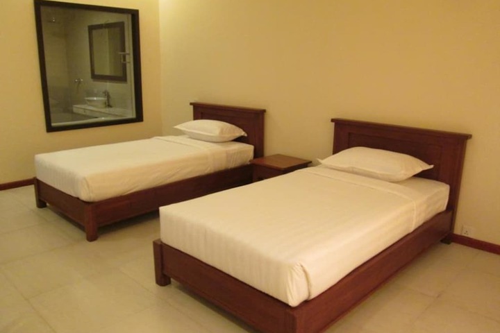 Room 4 of 28