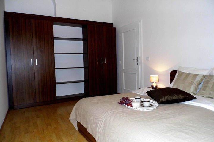 Room 3 of 60