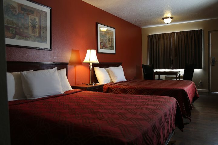 Room 9 of 34