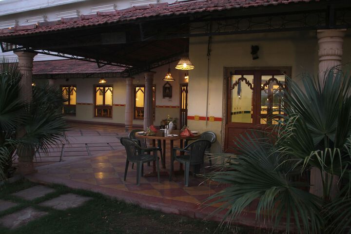 Dining 53 of 68
