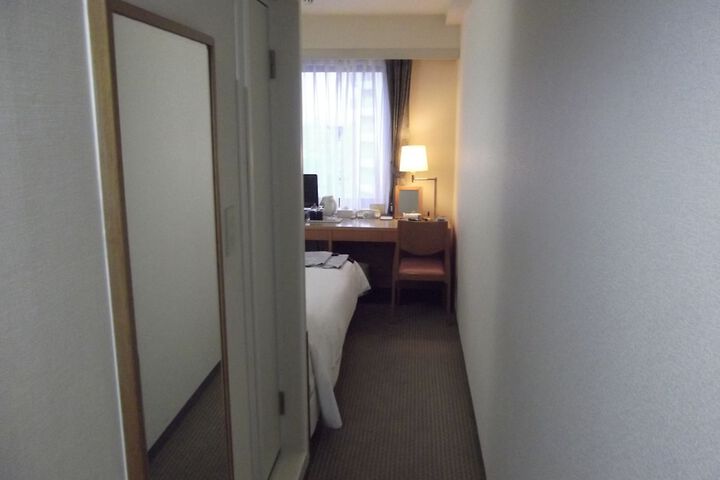 Room 26 of 45