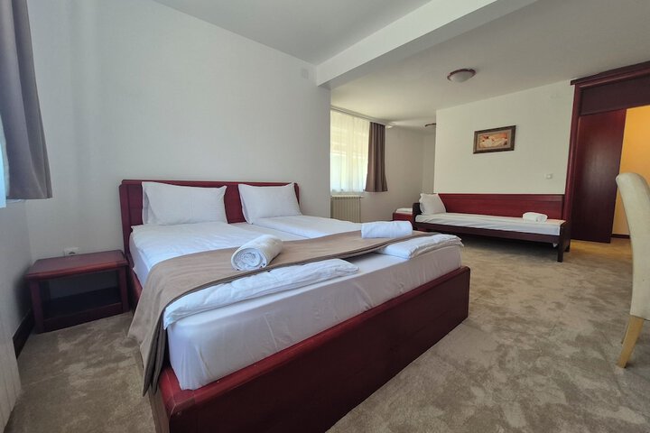 Room 13 of 35