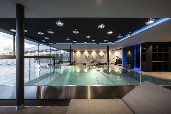 Pool 61 of 104