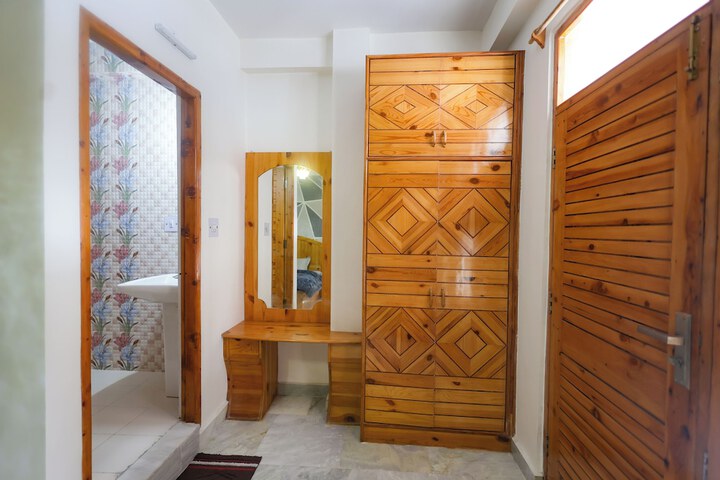 Room 12 of 40