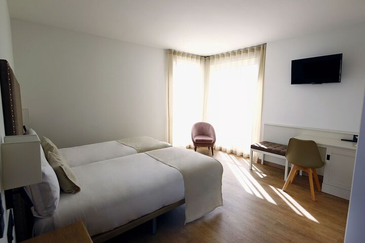 Room 8 of 37