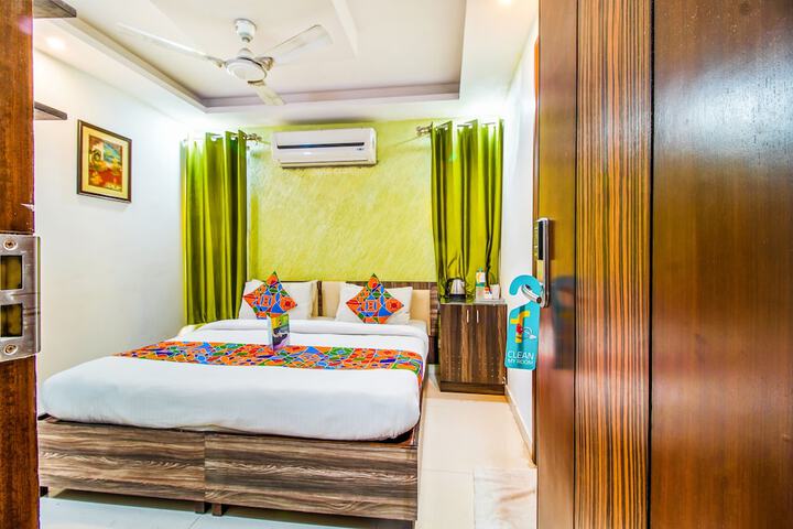 Room 12 of 25