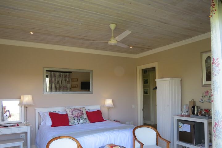 Room 4 of 26