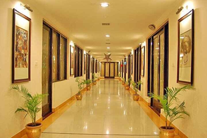Ballroom/Hall 54 of 65