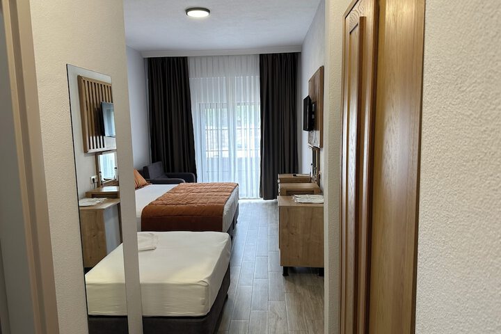 Room 11 of 40